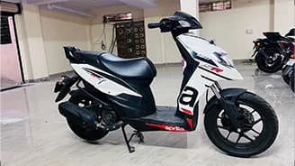 Aprilia SR 125 Price, Mileage, Loan Offers In 2024 - OTO