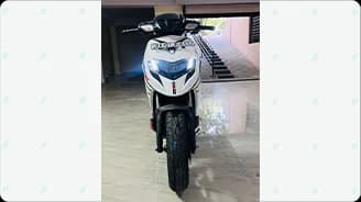 Aprilia SR 125 Price, Mileage, Loan Offers In 2024 - OTO